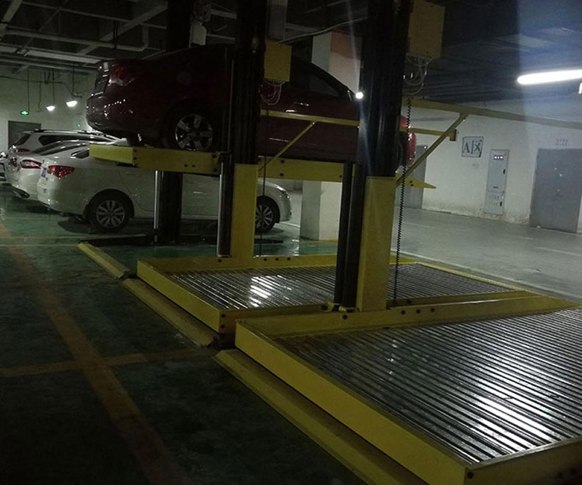 升降橫移式機械式停車設(shè)備短租.jpg